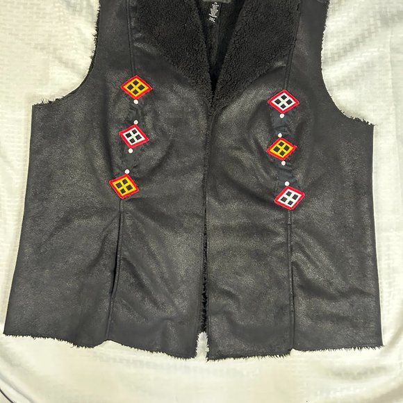 Upcycled Black Faux Suede/Sherpa Vest African Toghu Inspired XL - Picture 2 of 6